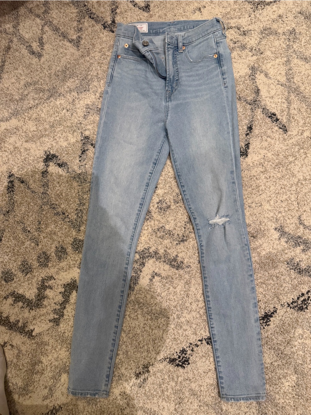 GAP Light Wash Women's Skinny Jeans